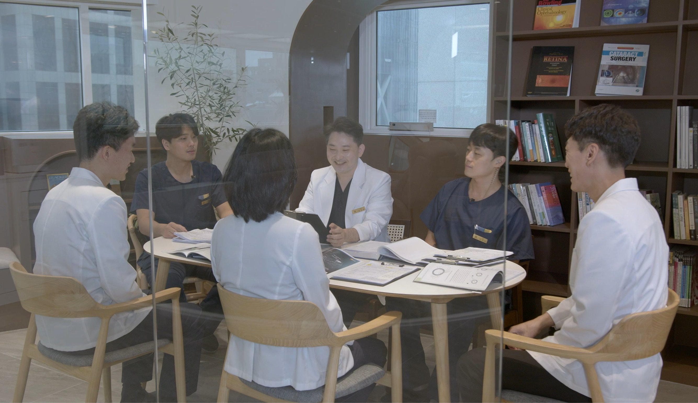 医师团队研讨协作